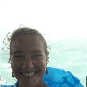 Meet your Posher, Carrie